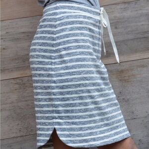 Dakini Skirt Size Large Gray White Striped Pull-On Drawstring Womens